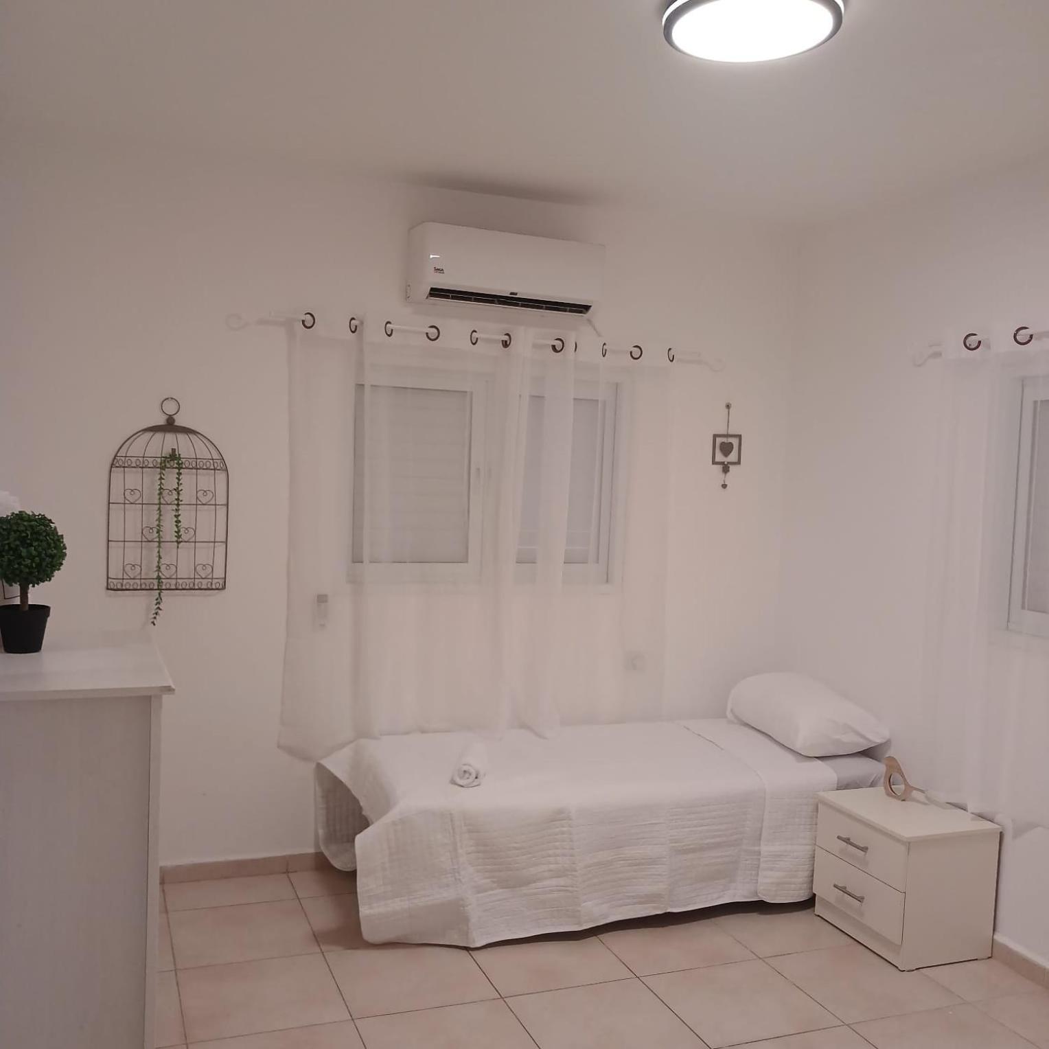 Apartamento בין העצים Petach Tikva Exterior foto